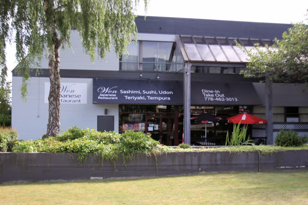 The Cedars Inn Hotel & Convention Centre Gibsons Exterior foto